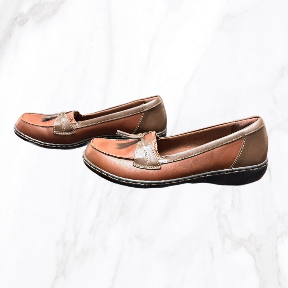 Clarks‎ Collection Women's Brown Tasseled Comfort Loafers, Size 8.5 - Picture 4 of 10